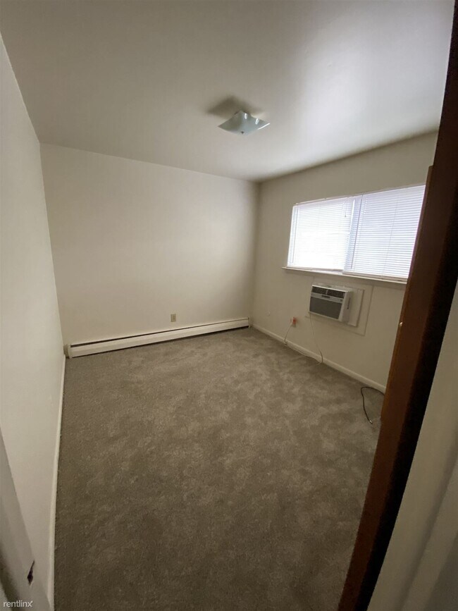 Building Photo - 17161 Denver St