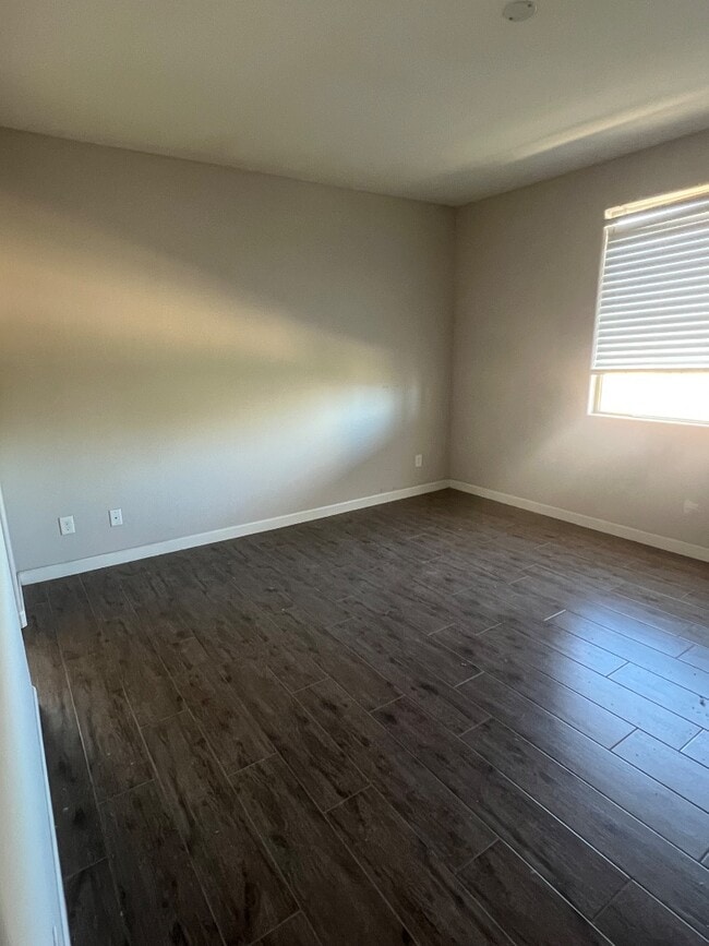 Building Photo - 28620 N 165th St