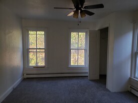 Building Photo - 708 Erie St