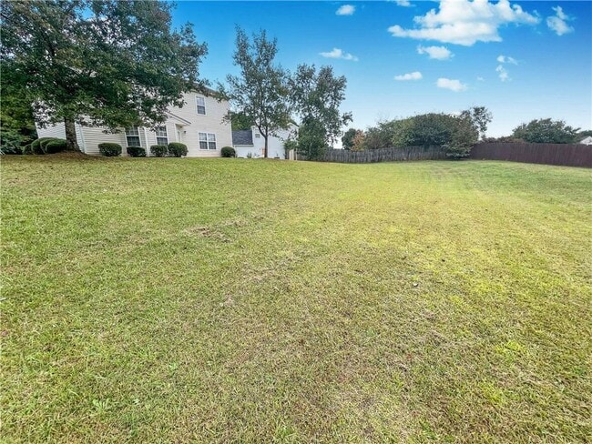 Building Photo - 6205 Tree Ridge Dr N W