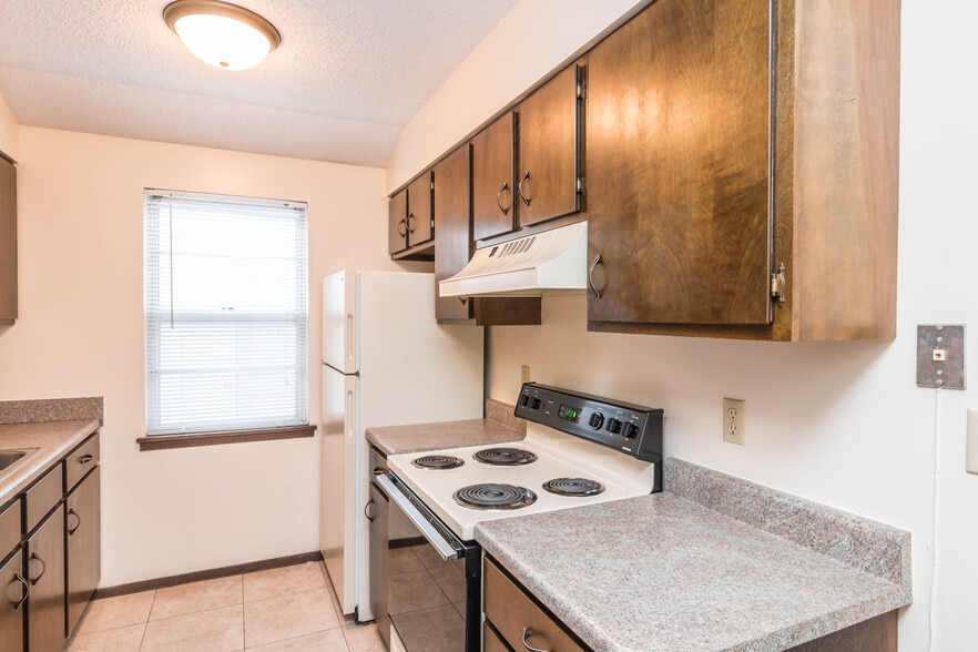 Building Photo - 811 Dondee Dr