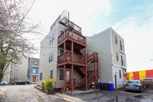 Building Photo - 104 Saint Clair Cir