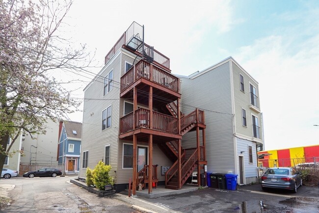 Building Photo - 104 Saint Clair Cir