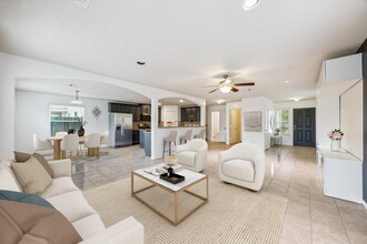 Building Photo - 11718 Red Hummingbird Dr