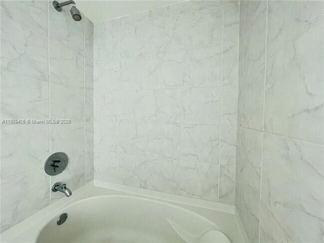 Building Photo - 951 Brickell Ave