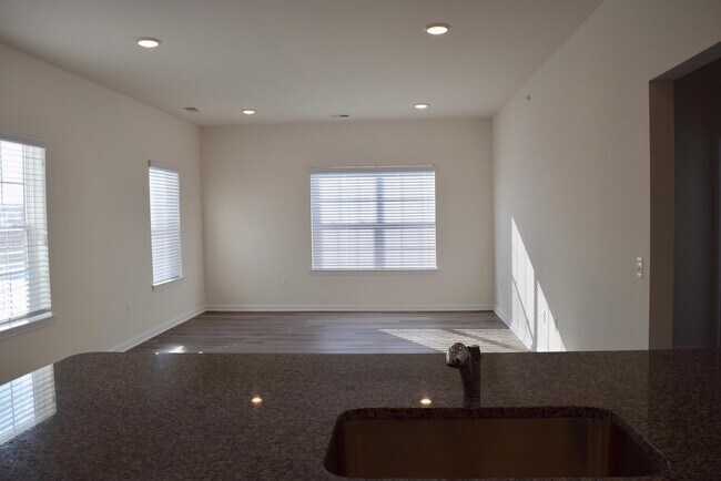 Building Photo - 29330 Towne Center Cir