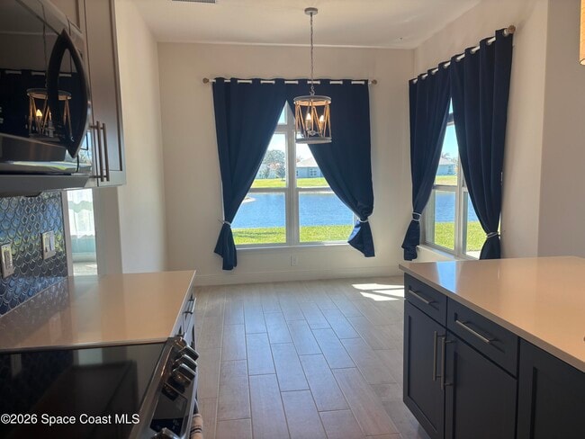 Building Photo - 718 Lyndall Ln