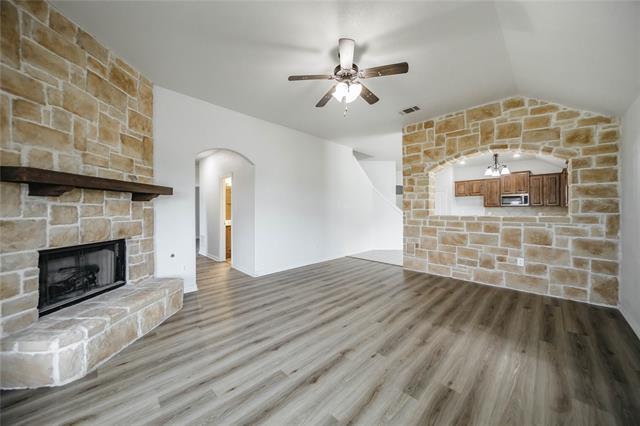 Building Photo - 2100 Benjamin Creek Dr