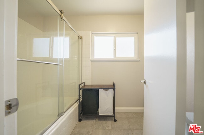 Building Photo - 2040 Woodbriar Ct