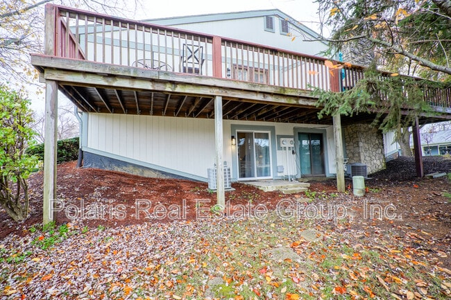 Building Photo - 2808 Lakeshire Ln