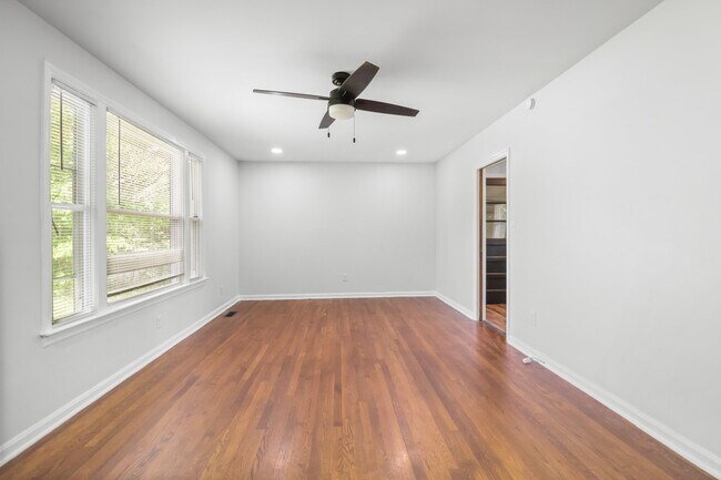 Building Photo - 10 Lexington Dr