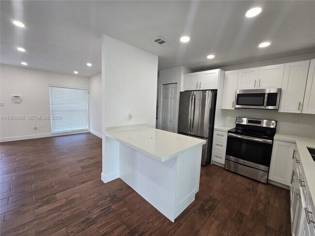 Building Photo - 12364 SW 266th Terrace