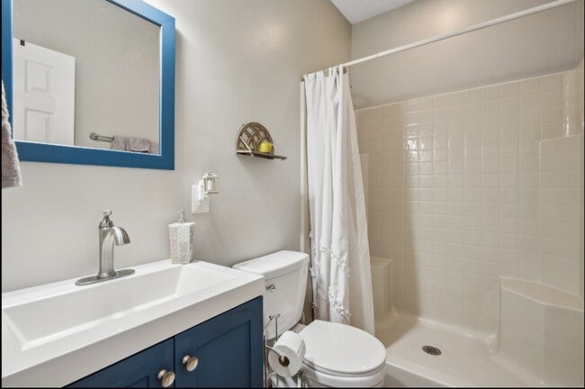 Building Photo - 4922 Lerch Dr