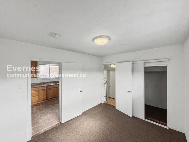 Building Photo - 440 18th St