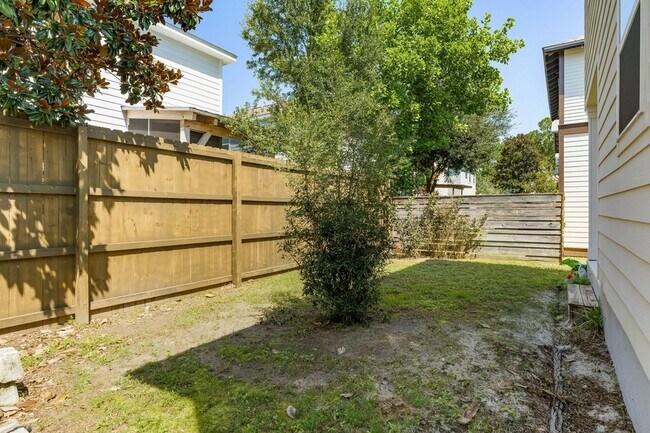 Building Photo - 163 Mosaic Oaks Cir