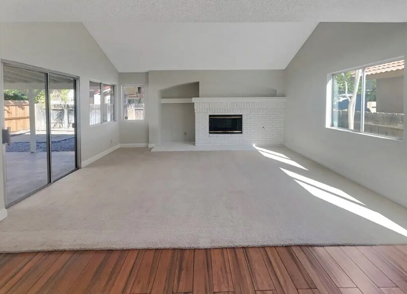 Building Photo - 662 Spinnaker Dr