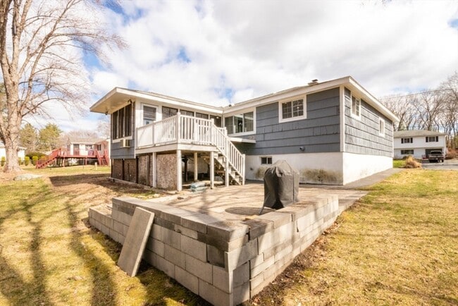 Building Photo - 22 Livoli Rd