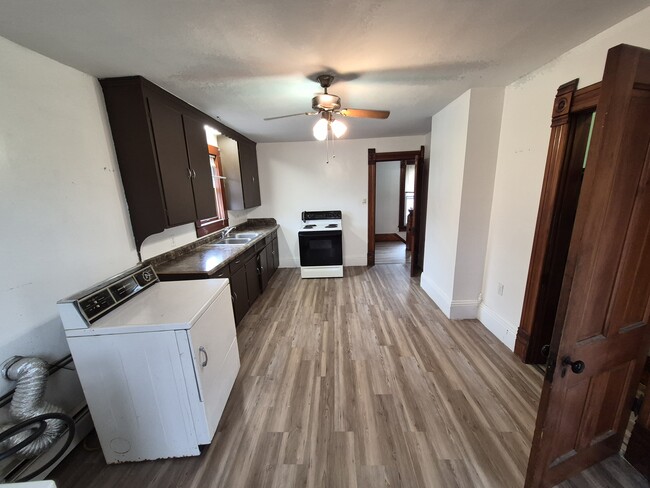 Building Photo - 62 S Gamble St