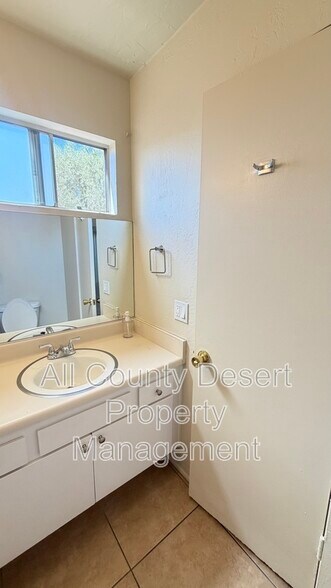 Building Photo - 550 El Cielo Rd