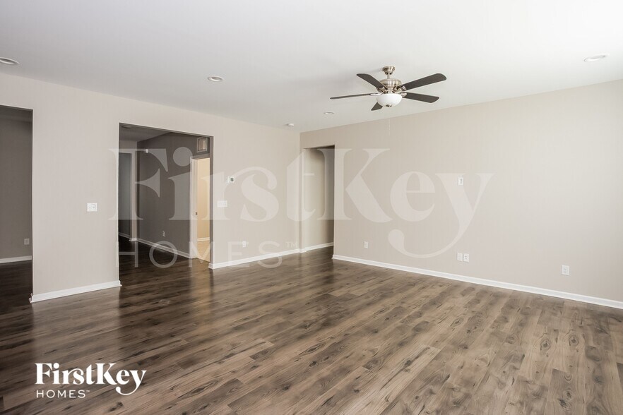 Building Photo - 777 Alexander Commons Dr