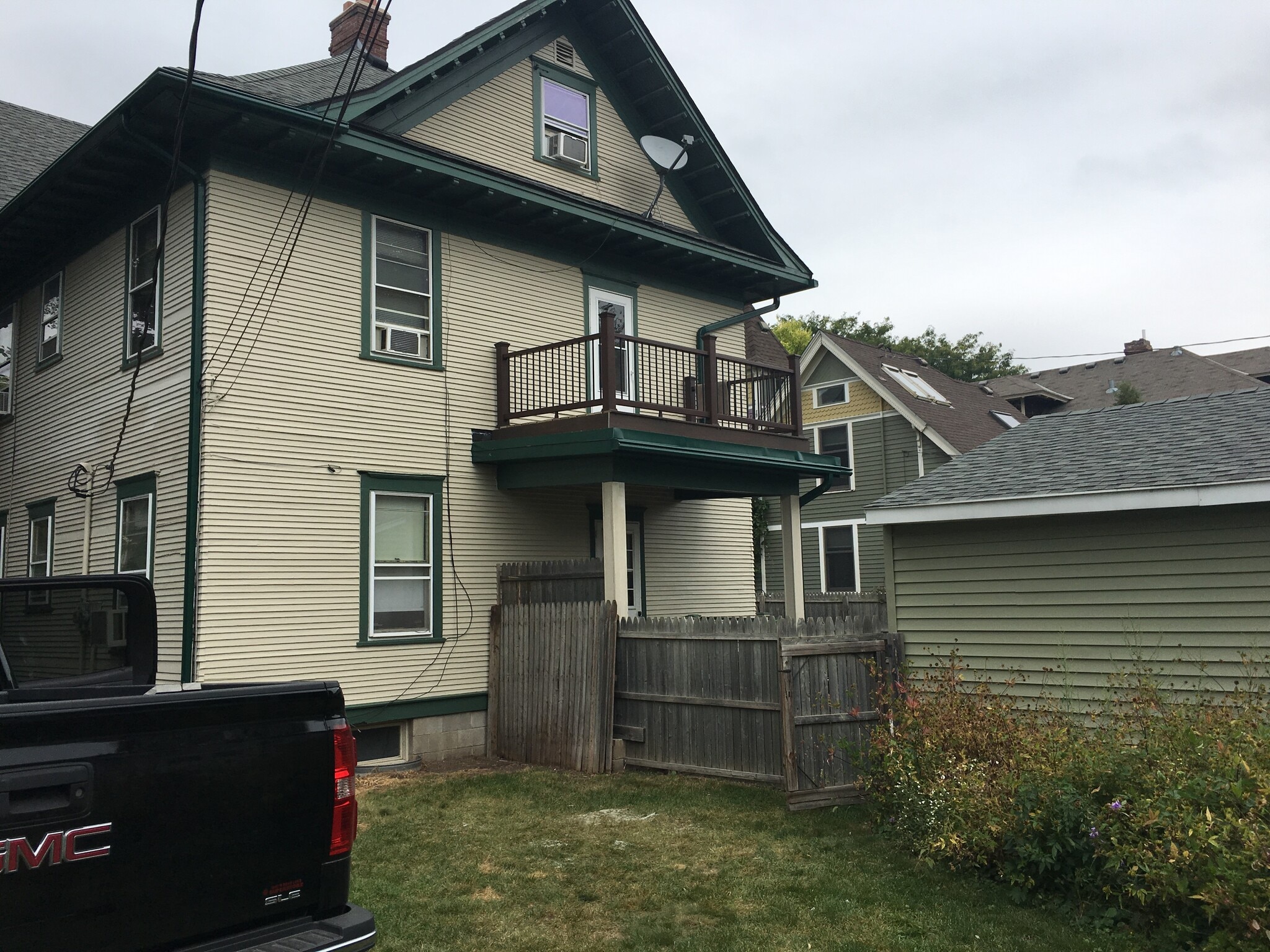 South side - 816 Ashland Ave