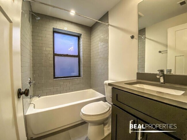 Building Photo - 0 bedroom in CHICAGO IL 60625