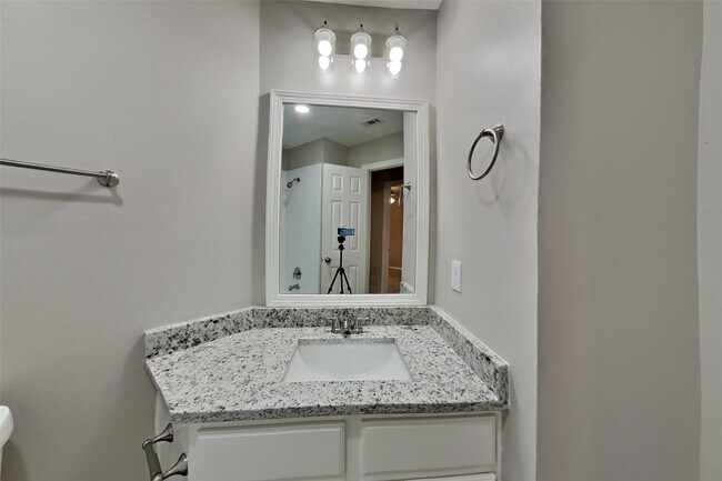Building Photo - 20802 Meadow Belle Ct