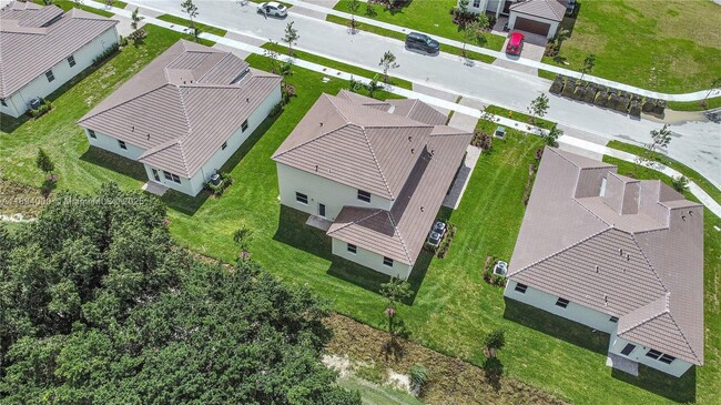 Building Photo - 2209 SE 30th St