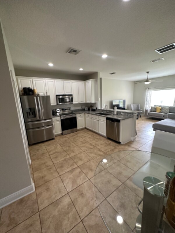 Building Photo - 733 Hacienda Cir