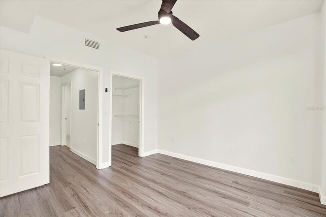 Building Photo - 501 Knights Run Ave