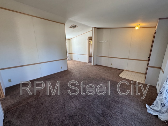 Building Photo - 957 S Saki Dr