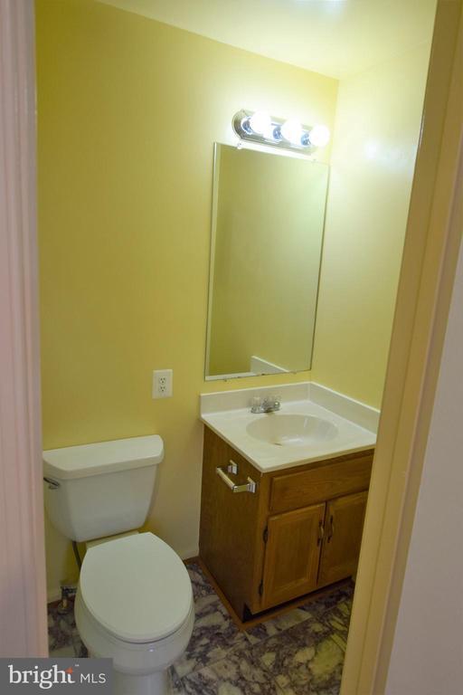 Building Photo - 6605 Briarleigh Way
