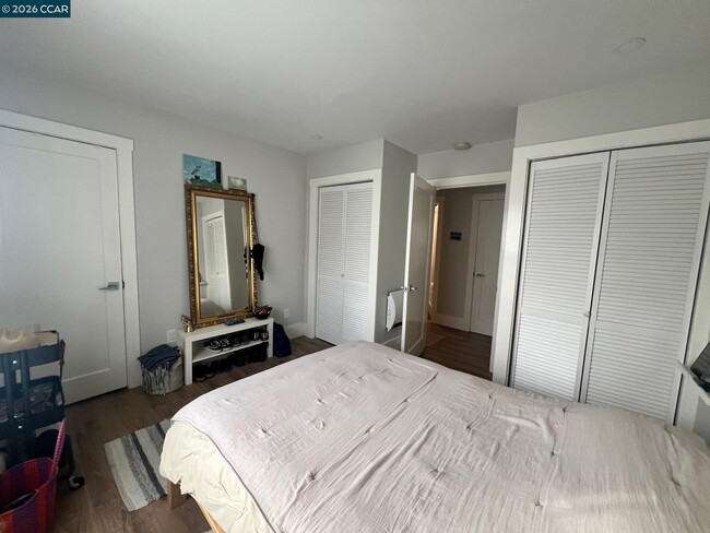 Building Photo - 1325 Hopkins St