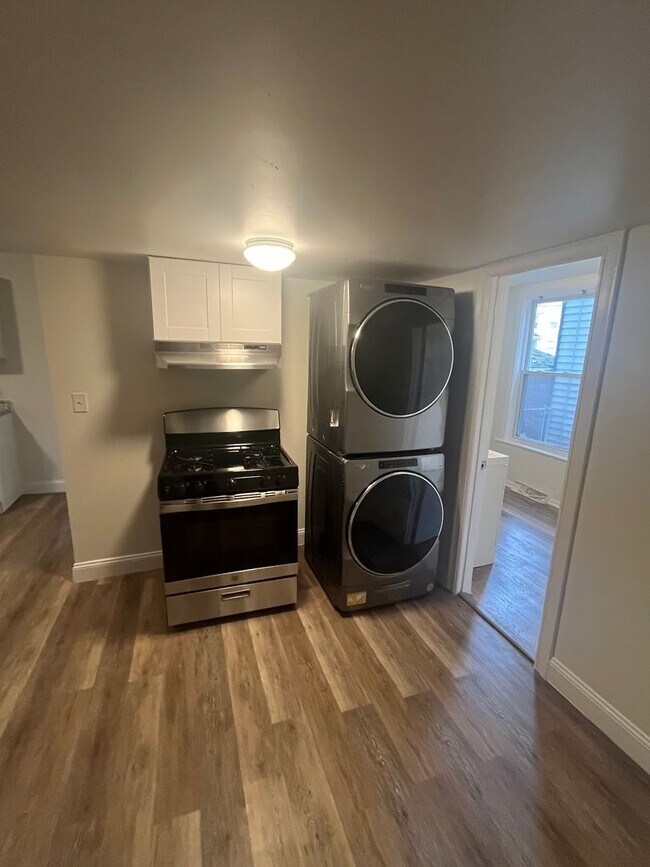 Building Photo - 355 Washington St