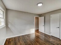 Building Photo - 8432 9th Ave S