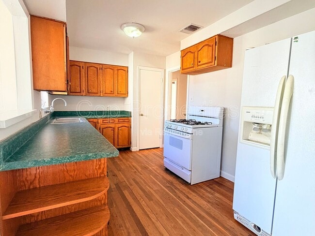 Building Photo - 339 Waxwood Ln