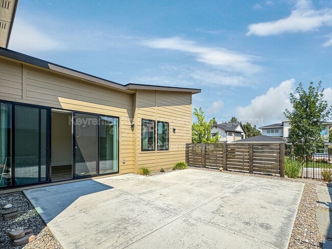 Building Photo - 7024 E Los Carneros Dr