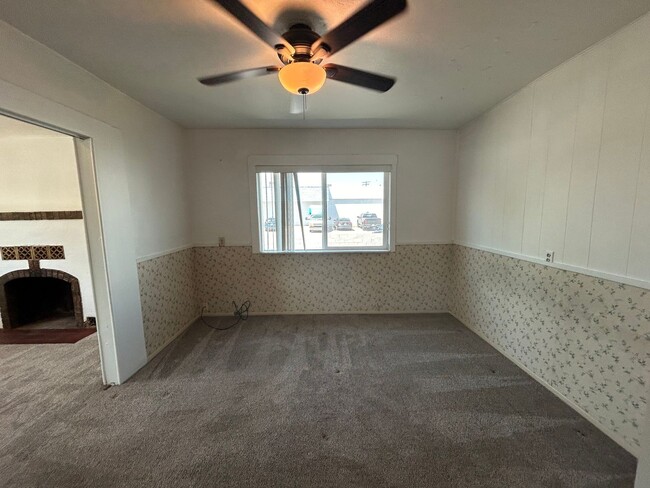 Building Photo - 1441 Coldwell Ave