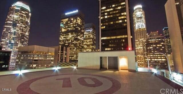 Building Photo - 655 S Hope St