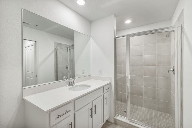 Building Photo - 14081 Heritage Landing Blvd