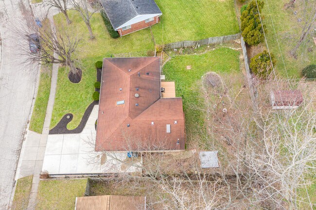 Building Photo - 6757 Summerdale Dr