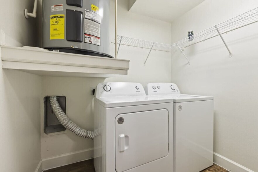 Building Photo - 5720 Town and Country Blvd