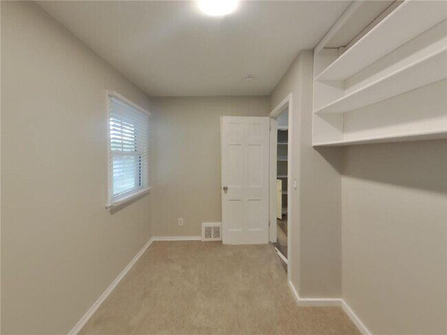 Building Photo - 5406 Utah Ave N