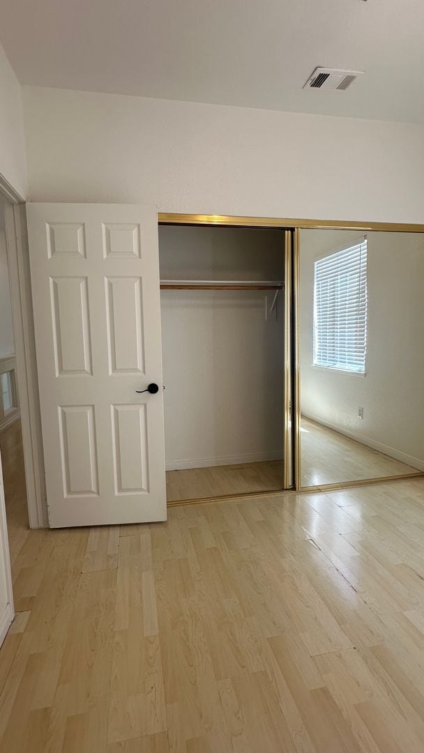 Building Photo - SUMMERLIN HOME WITH 5 BEDROOMS (INCLUDE SOME UTILITIES)