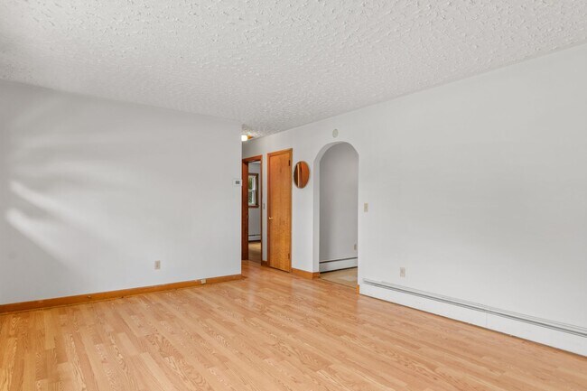 Building Photo - 1313 Giles Rd