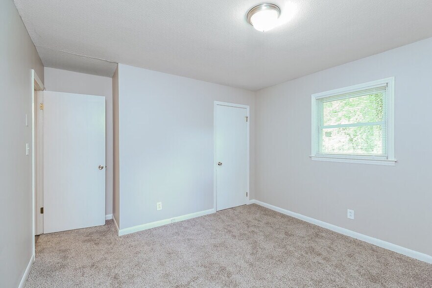 Building Photo - 2910 Freida Ln
