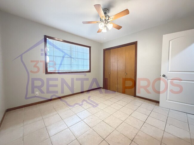 Building Photo - Four Bedroom Two Bath Home