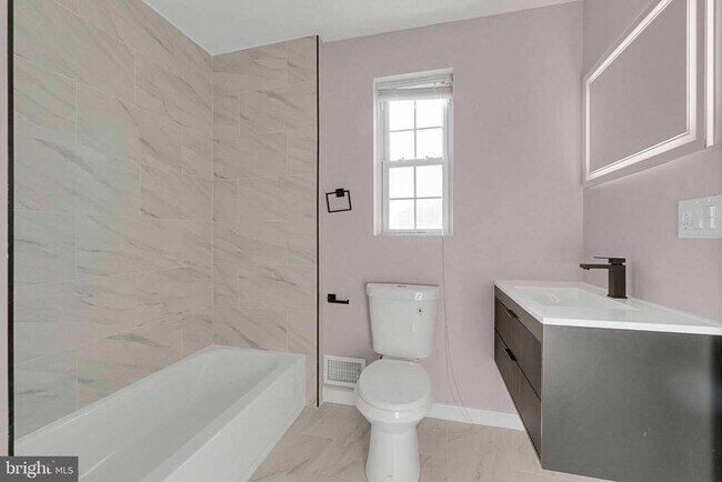 Building Photo - 1906 Glen Keith Blvd