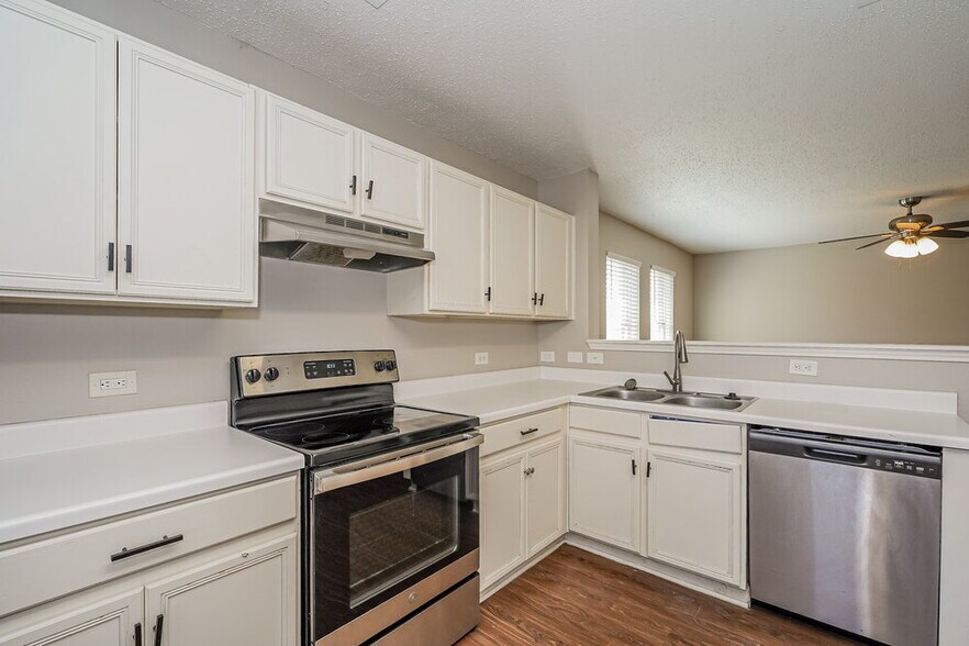 Building Photo - 105 Teal Rd