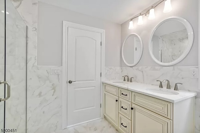 Building Photo - 26 Irving Pl